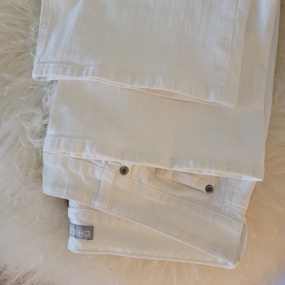 🤍CHICO'S PLATINUM JEANS🤍 - Picture 13 of 14